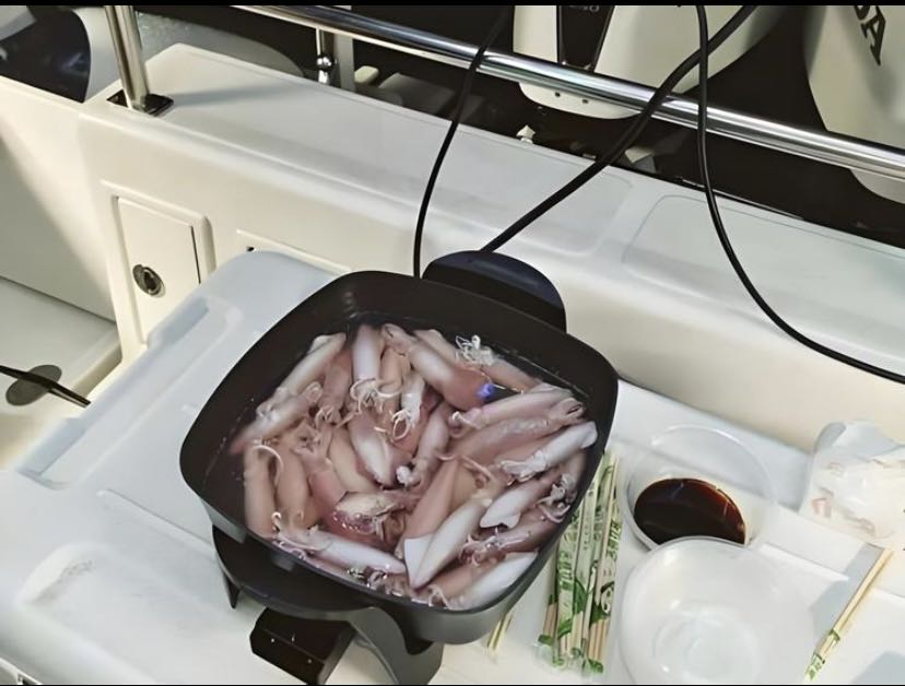 鱿鱼桶装鱼获